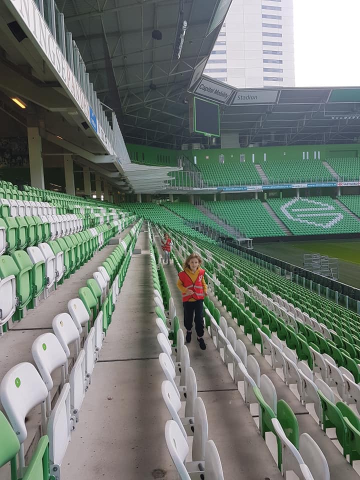 Drentse kinderen op bezoek bij FC Groningen - Kids First COP groep